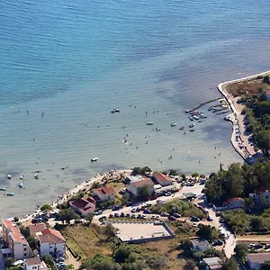 Apartman Valadar